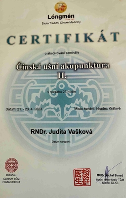Tradičná čínska ušná akupunktúra-certifikát TCM Lóngmén Hradec Králové